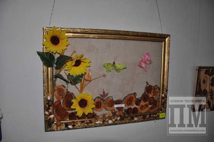 У Мукачеві проходить виставка-продаж творчих робіт людей із особливими потребами (ФОТОРЕПОРТАЖ) – 14