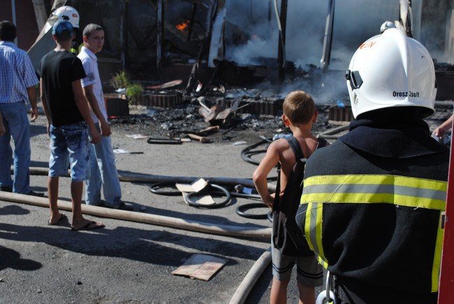 Шокуюча пожежа на логойдівському ринку (ФОТОРЕПОРТАЖ) – 08