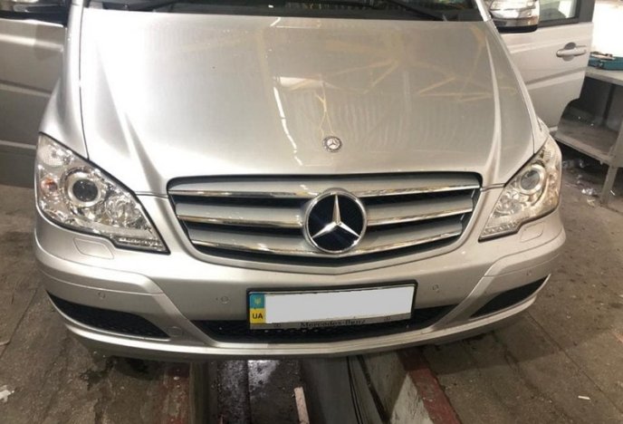 На КПП «Тиса» в мікроавтобусі виявили тайник із сигаретами – 01