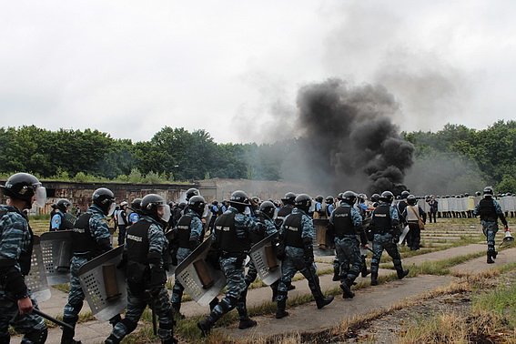 На Мукачівщині приборкували масові заворушення (ФОТО) – 06