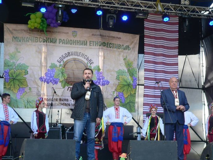 На Мукачівщині стартував фестиваль вина "Бобовищенське гроно" – 01