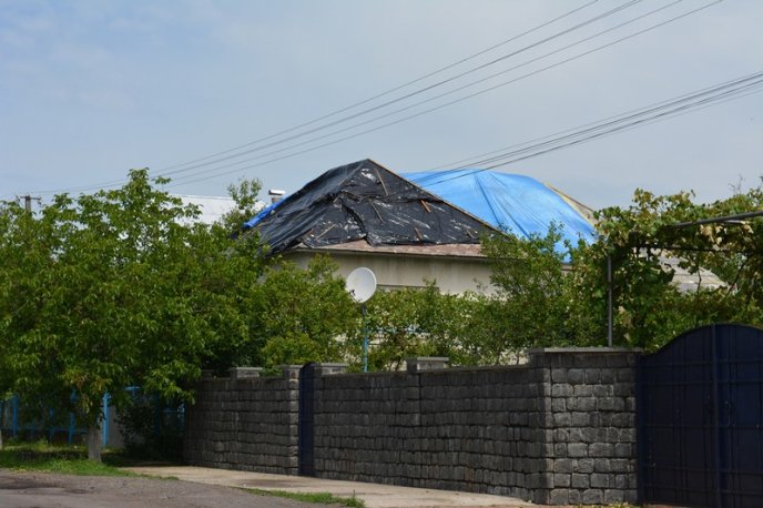 На Закарпатті негода пошкодила понад 800 будинків – 10