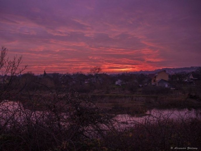 Закарпатці вражені красою вчорашнього заходу сонця – 01