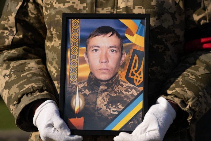 В Ужгороді поховали військового, який загинув минулого тижня – 02