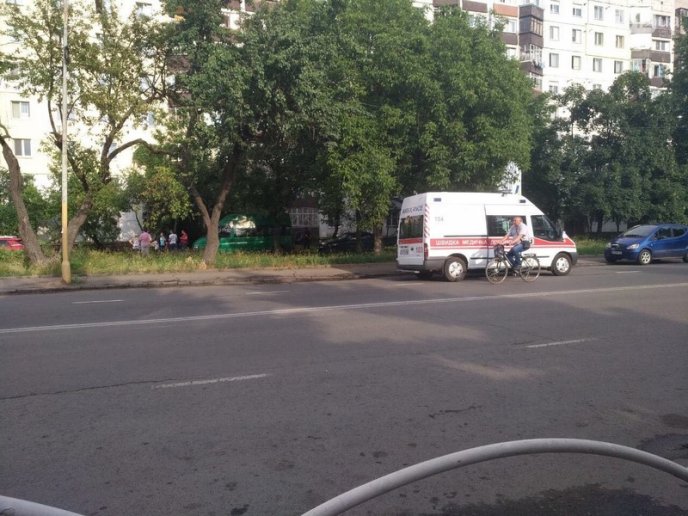 В Ужгороді з вікна 6 поверху впала дитина, – ЗМІ – 03