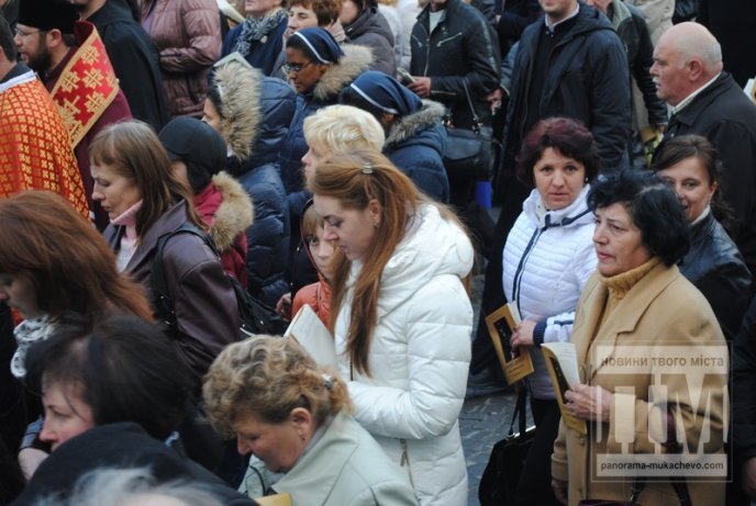 Під час Хресної Ходи мукачівці молились за мир в Україні (ФОТОРЕПОРТАЖ) – 03
