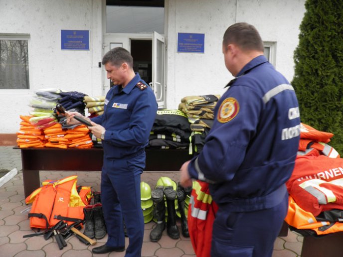 Закарпатські рятувальники отримали чергову гуманітарну допомогу від колег із Швейцарії – 05