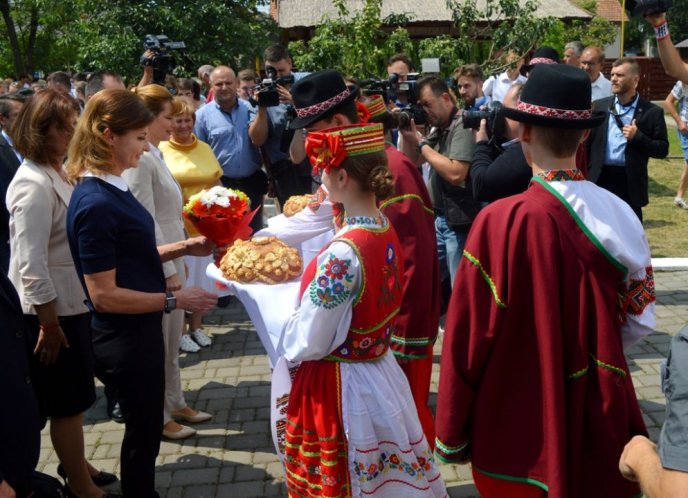 Дружини Президентів України та Угорщини відкрили Центр реабілітації дітей на Ужгородщині – 03