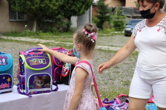 Першачки Тячівщини та Рахівщини до школи готові – 01 Першачки Тячівщини та Рахівщини до школи готові – 01