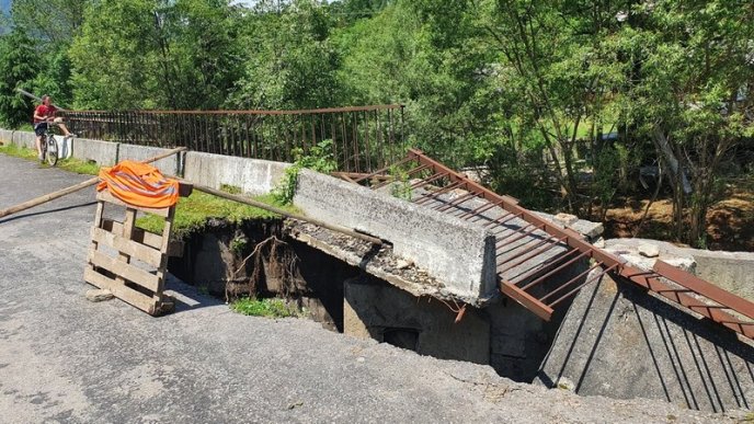 Водою несло курей, поросят: закарпатці розповіли про страшну негоду – 01