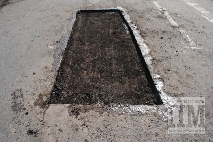 У Мукачеві ремонтують вулицю Миру (ФОТО) – 02