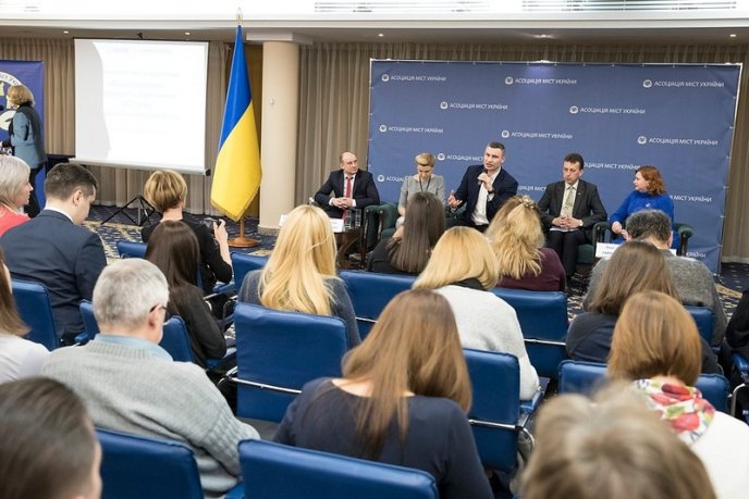 Прем’єр-міністр України розповів про те, що децентралізація – один із пріоритетів 2018 року – 01