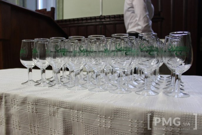 Стартувала дегустація зразків вин претендентів на участь у фестивалі "Червене вино – 2015" – 01