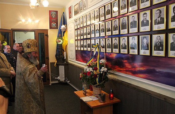 Закарпатські міліціонери вшанували загиблих чорнобильців пам’ятною стеллою (ФОТО) – 06