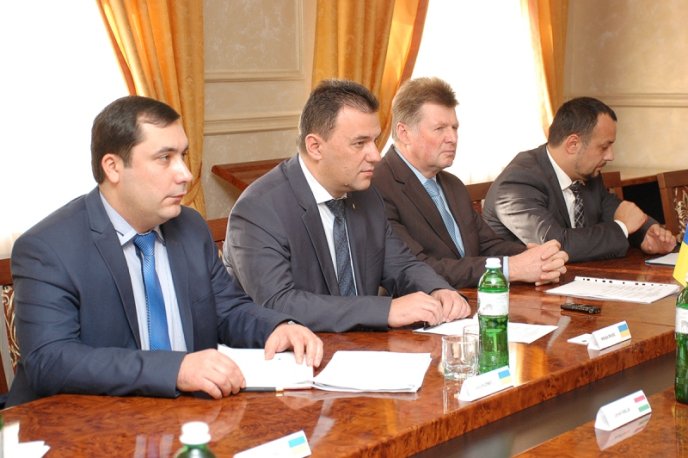 Голова облради Михайло Рівіс зустрівся з угорською делегацією – 04
