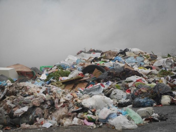 В Ужгороді на одній із вулиць лунали вибухи – 04