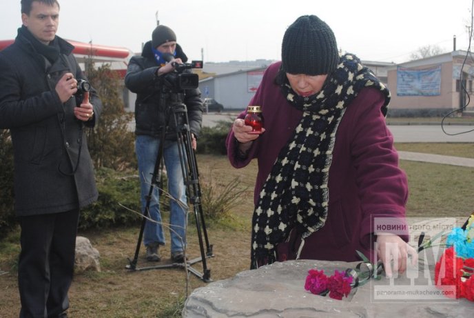 У Мукачеві вшанували річницю трагічних подій на Майдані (ФОТО) – 13