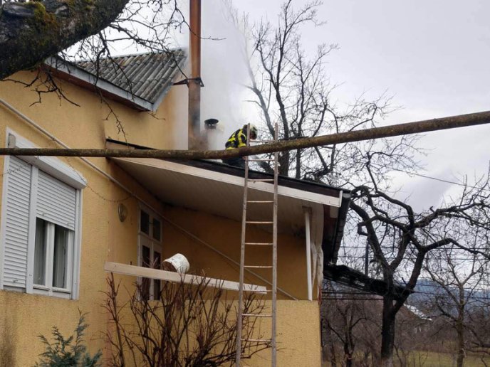 У селі на Хустщині сьогодні загорівся будинок – 03