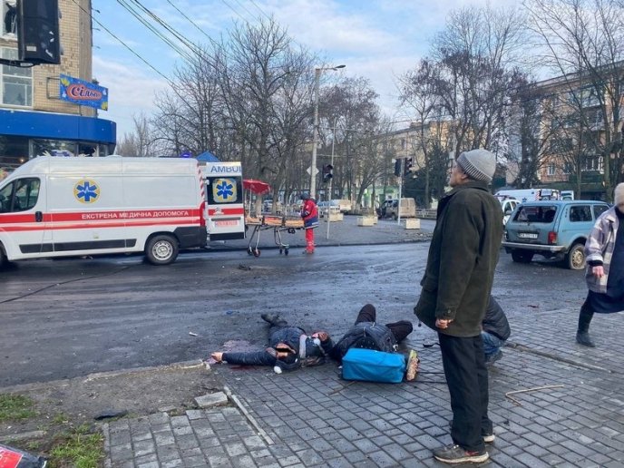 росія вдарила по центру Херсона. Багато загиблих і поранених – 04