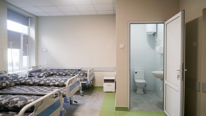 Цього місяця відкриють оновлене приймальне відділення Виноградівської райлікарні  – 02
