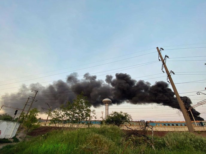 Під вечір в Ужгороді розгорілась масштабна пожежа – 02