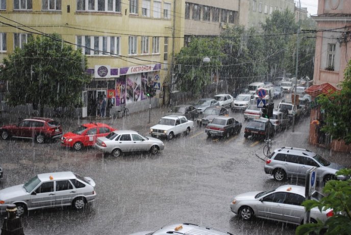 Мукачевом пронісся сильний град (ФОТО) – 01
