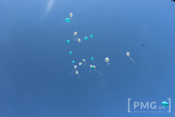 Свято останнього дзвоника відзначили у Мукачівській ЗОШ №13 – 40