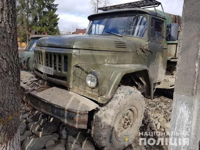 Четверо закарпатців увірвалися у будинок і викрали чоловіка – 03