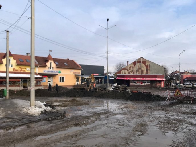 У Мукачеві реконструюють площу навпроти залізничного вокзалу – 02
