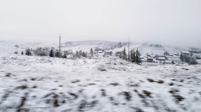 Перевал – у снігу: користувачі мережі милуються засніженими Карпатами – 04