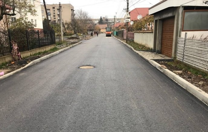 У мікрорайоні Підгоряно в Мукачеві асфальтують одну з вулиць – 06