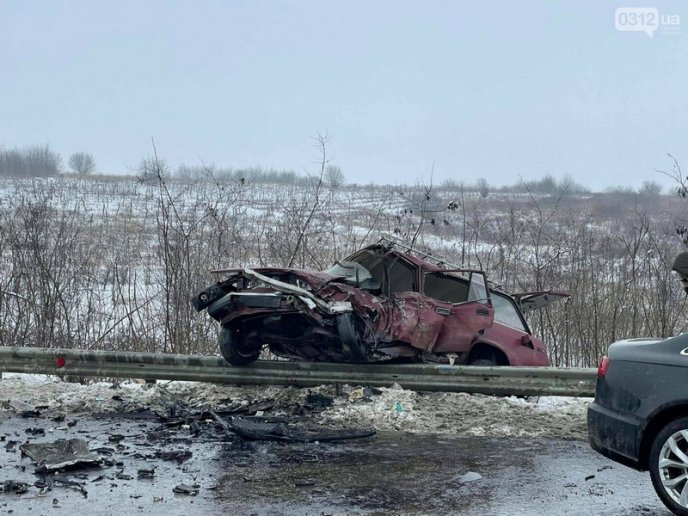 Опубліковано нові фото з місця смертельної аварії біля села Глибоке – 04