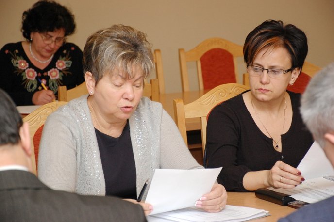 Депутати облради порушували проблему харчування учнів початкових класів – 01