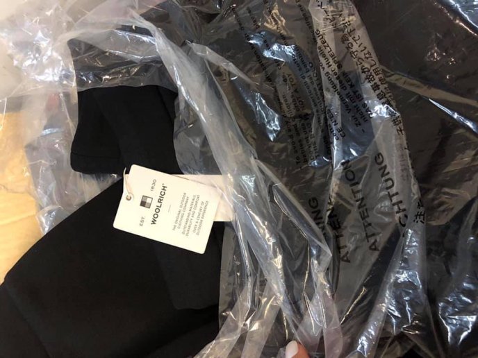 Закарпатські митники вилучили у чоловіка прихований одяг з Італії – 04