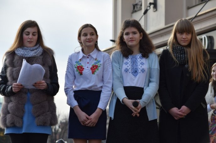 На Театральній в Ужгороді влаштували вертепне дійство – 07