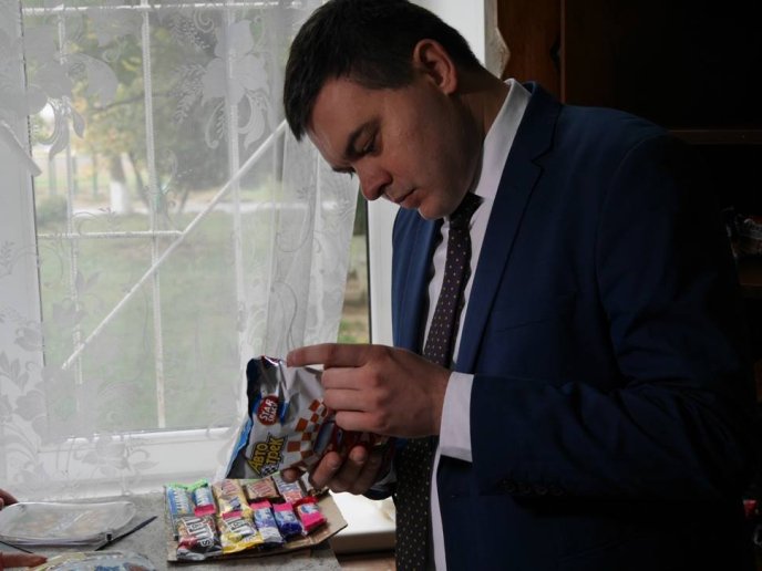 Ужгородські чиновники перевірили шкільні буфети – 06