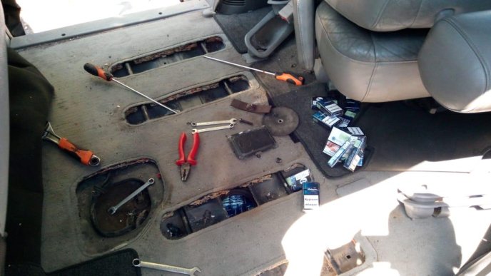 На Закарпатті через 400 пачок сигарет українець позбувся свого авто – 06