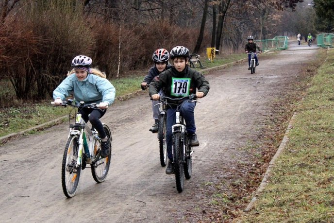 Мукачівці тріумфували на чемпіонаті Ужгороду з велосипедного туризму (ФОТОРЕПОРТАЖ) – 01