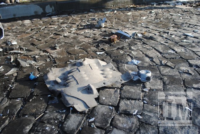 У Мукачеві біля військового шпиталю зіткнулись чотири автівки (ФОТО) – 04