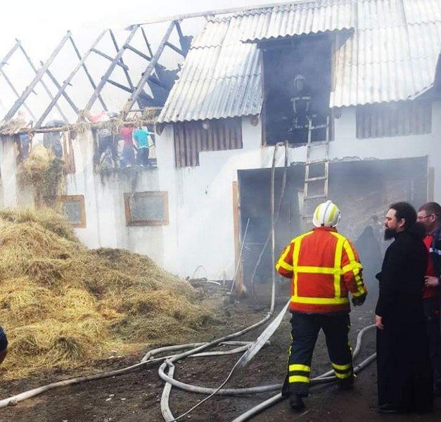 В області сталася пожежа на території монастиря – 06