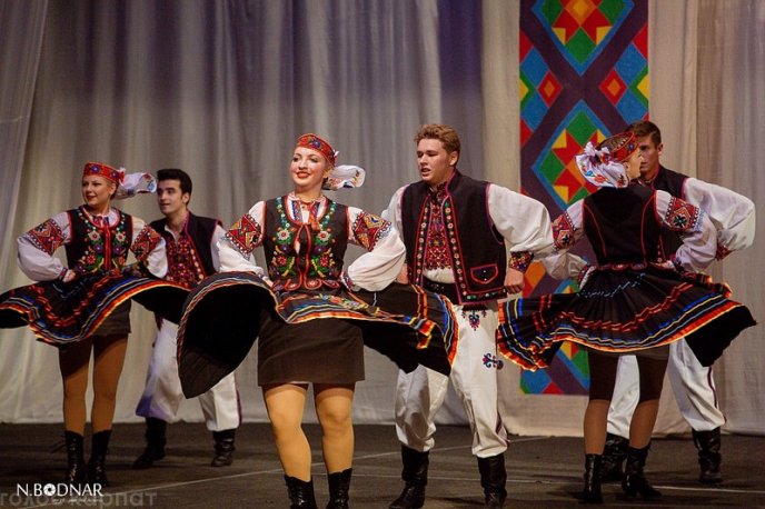 Відомий танцювальний колектив із Канади виступив в Ужгороді  – 16