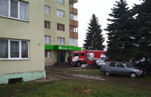 З’явилися фотографії з місця пожежі у 16-поверхівці – 03