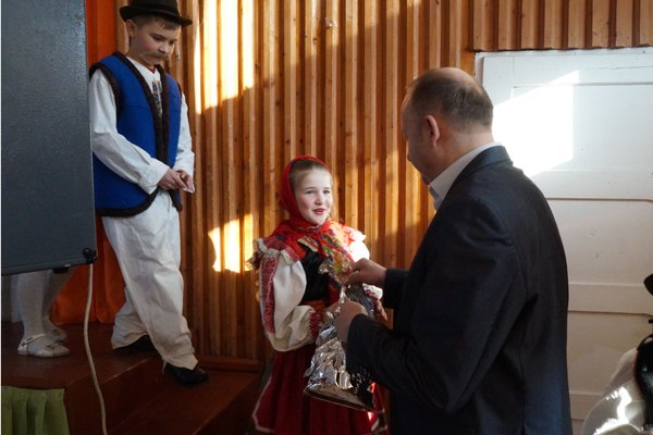 Діти з сіл Тереблянської долини колядували у Буштині – 08 Діти з сіл Тереблянської долини колядували у Буштині – 08