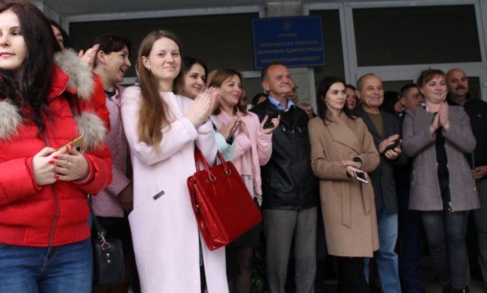 У Мукачево приїхала колона зі спецавтомобілів, яку очолив Ігор Бондаренко – 04