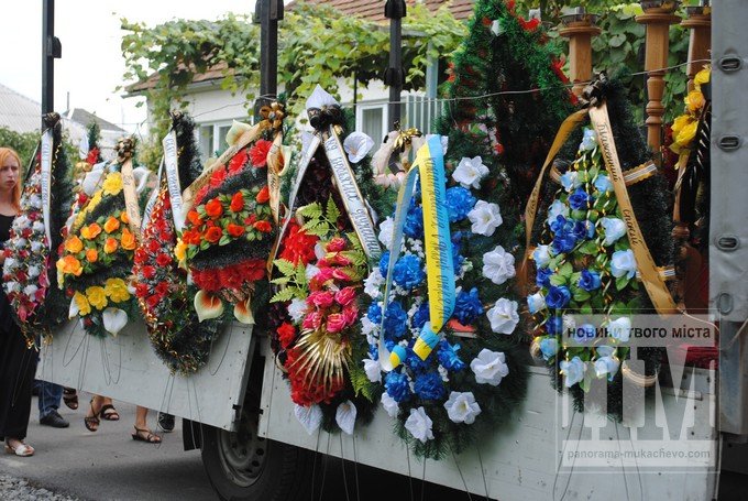 Клячаново у жалобі: односельчани прощались з Героєм, який загинув у зоні АТО (ФОТОРЕПОРТАЖ) – 10