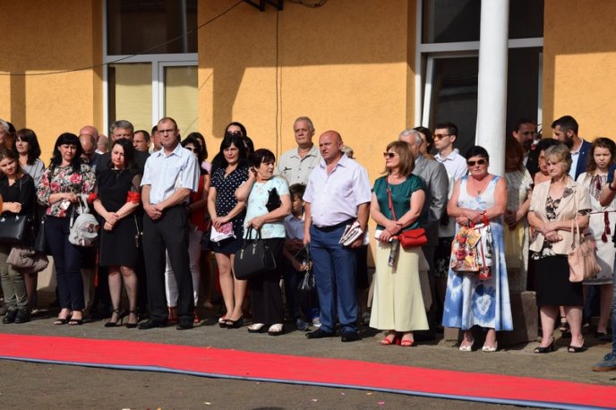 У школах Мукачева пролунав останній дзвінок – 16