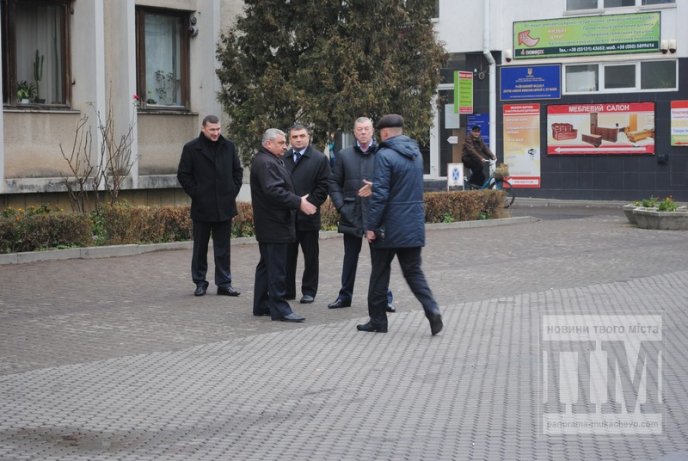 Голова Мукачівської райради розповів, хто ж міг замінувати будівлю Мукачівської РДА (ФОТО) – 01