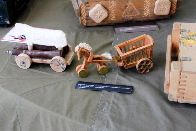 Організатор "Військово-польового арту" Павло Ротар назвав виставку в Ужгороді однією з найвдаліших – 06