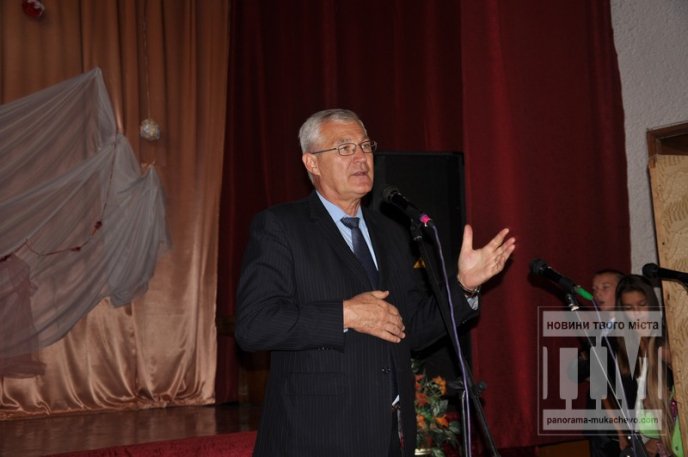 У міському Будинку школярів вітали ветеранів педагогічної ниви (ФОТО) – 14