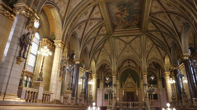  У парламенті Угорщини започаткували екскурсії українською мовою – 02